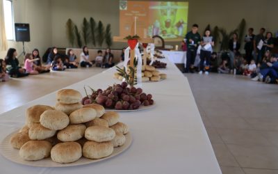 IV° medios y Prekínder se unen para recordar la última cena