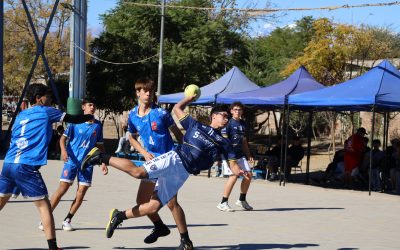 Semifinales de balonmano con el corazón institutano en la cancha
