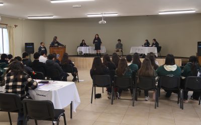 El Instituto Abdón Cifuentes se convirtió en un tribunal literario